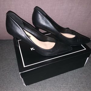 Karl Lagerfeld black pumps